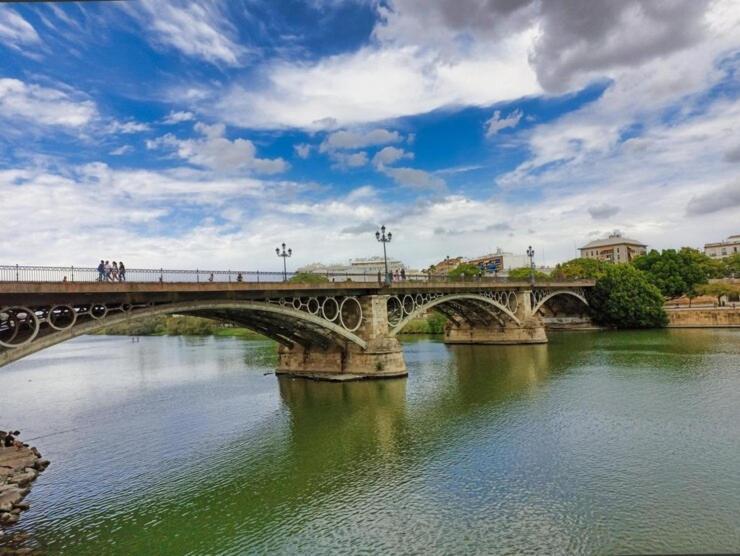 Loft Premium - Puente De Triana Apartment Seville Exterior photo